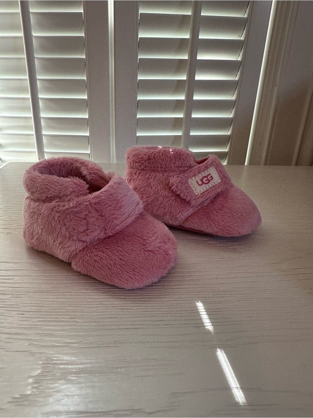 NWOT UGG Infant Bixbee Booties Bubblegum Pink Size 0/1 Fleece Booties